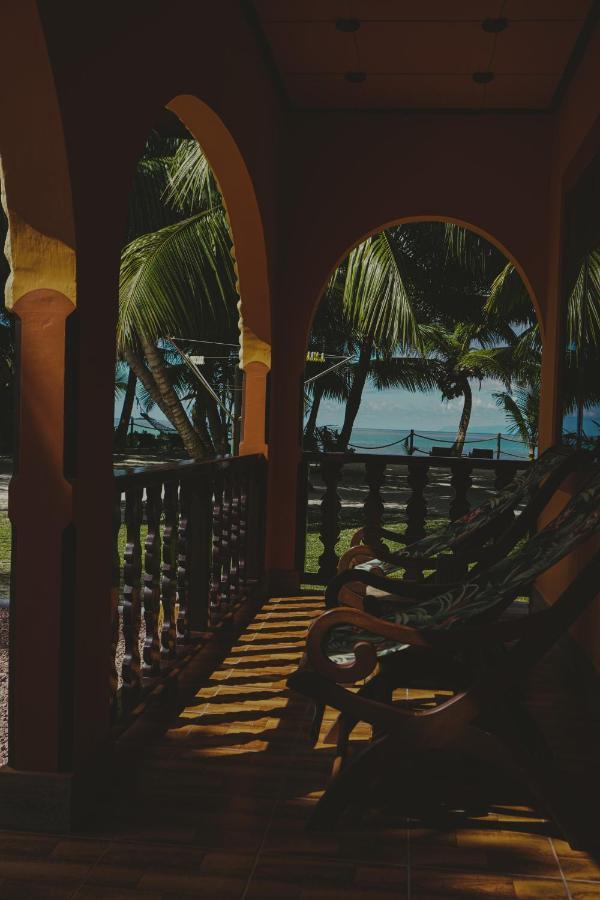 Anse Kerlan Beach Chalets Exterior foto